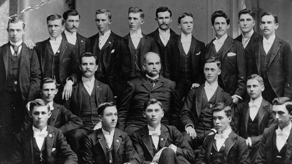 NC State's first graduating class poses with President Holladay.