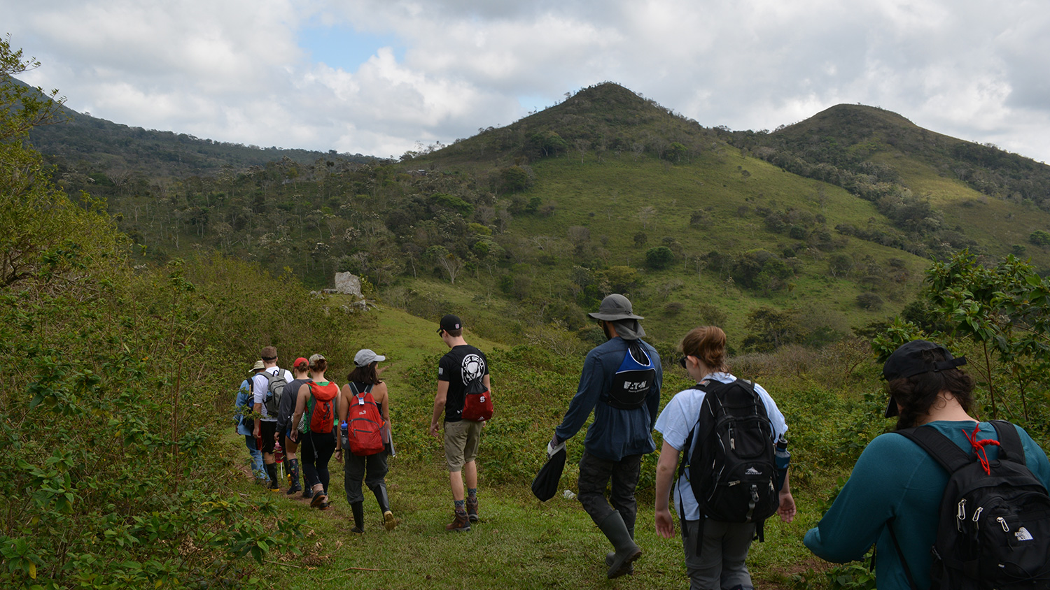 Students hike in a mountainous area of Nicaragua