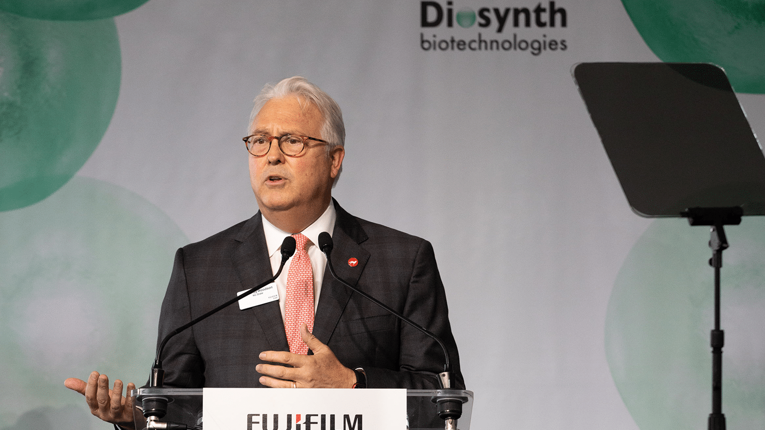 Chancellor Randy Woodson speaks at an event for FUJIFILM Diosynth.