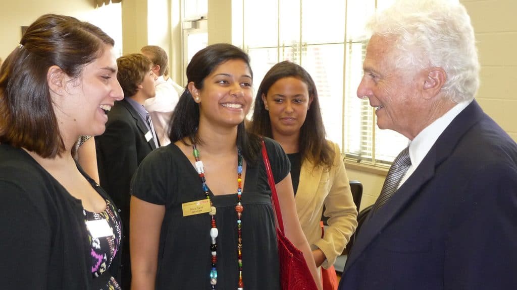 Dick Robb meeting with NC State students at a Park Scholarships program event.
